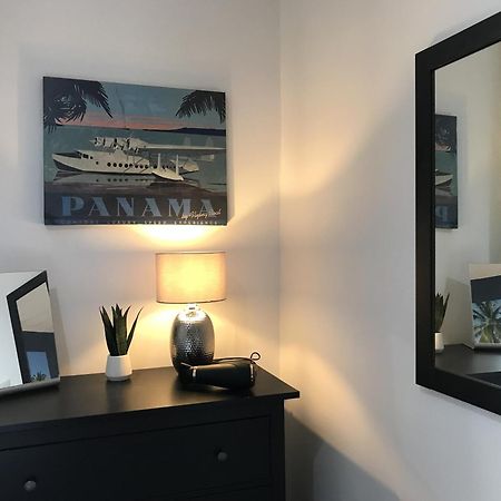 Bright Spacious 3-Bed With Office & Patio, Preston プレストン エクステリア 写真