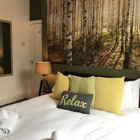Bright Spacious 3-Bed With Office & Patio, Preston プレストン エクステリア 写真