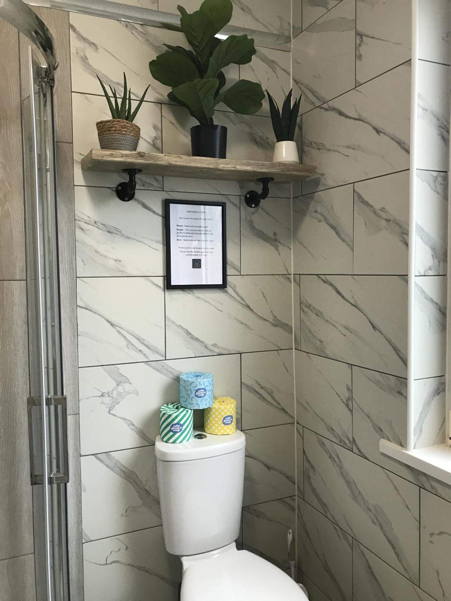 Bright Spacious 3-Bed With Office & Patio, Preston プレストン エクステリア 写真