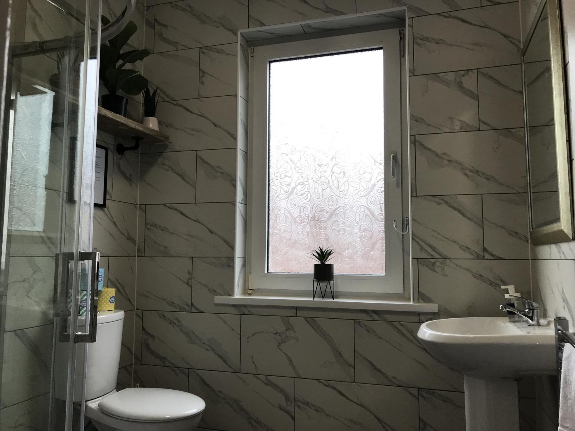 Bright Spacious 3-Bed With Office & Patio, Preston プレストン エクステリア 写真
