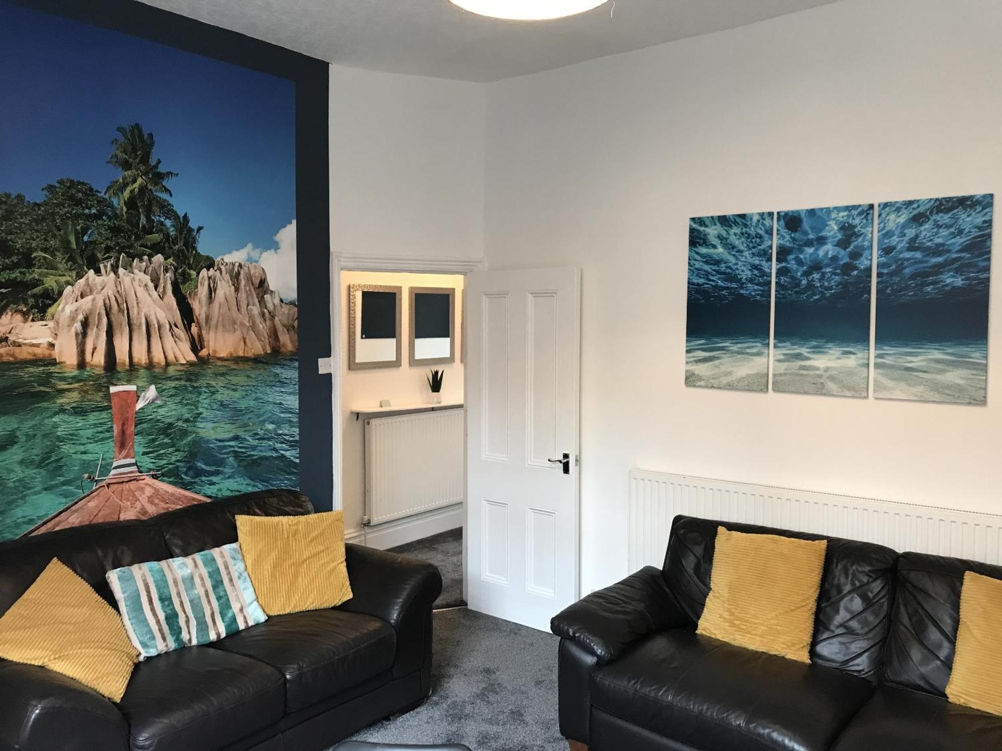 Bright Spacious 3-Bed With Office & Patio, Preston プレストン エクステリア 写真