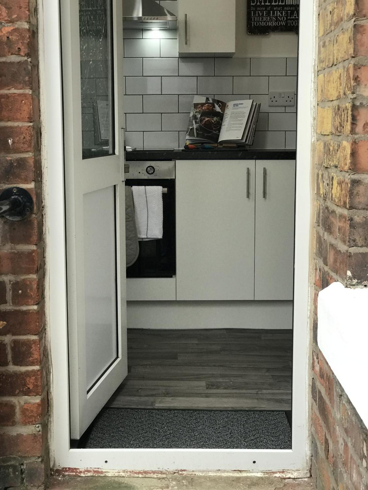 Bright Spacious 3-Bed With Office & Patio, Preston プレストン エクステリア 写真