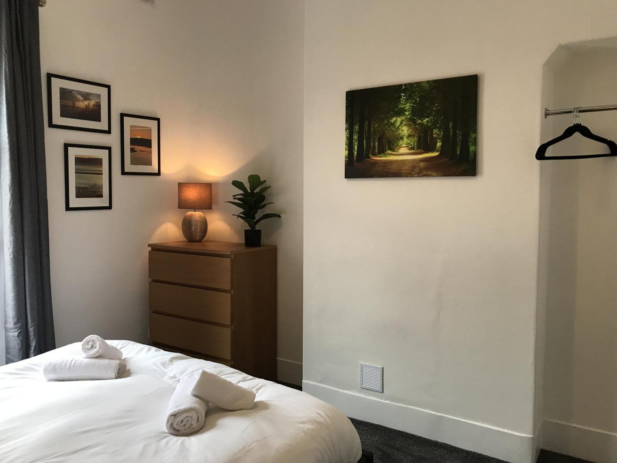 Bright Spacious 3-Bed With Office & Patio, Preston プレストン エクステリア 写真