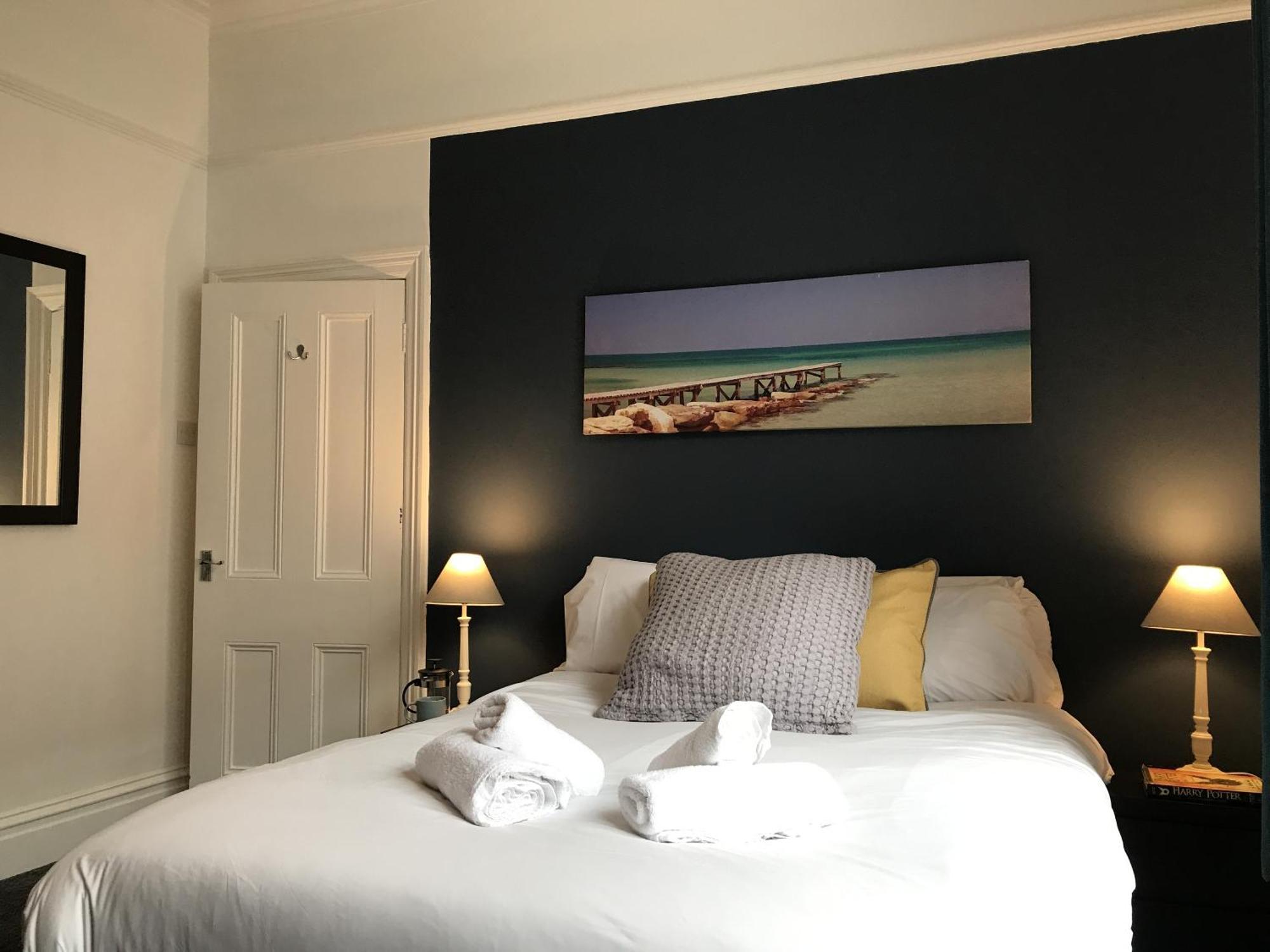 Bright Spacious 3-Bed With Office & Patio, Preston プレストン エクステリア 写真