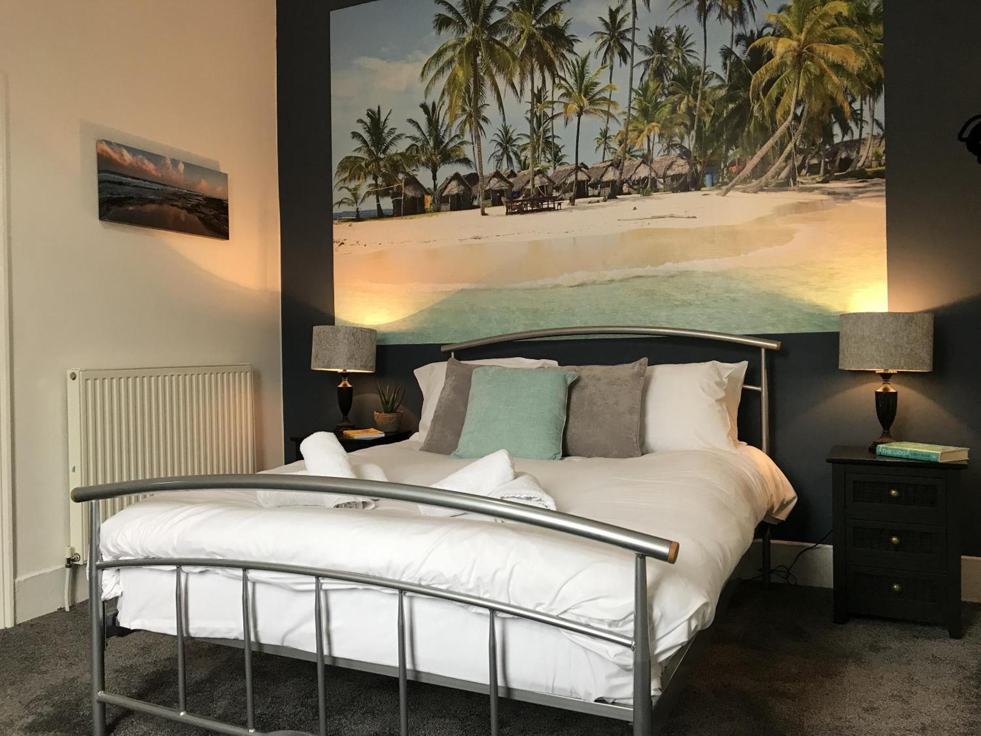 Bright Spacious 3-Bed With Office & Patio, Preston プレストン エクステリア 写真