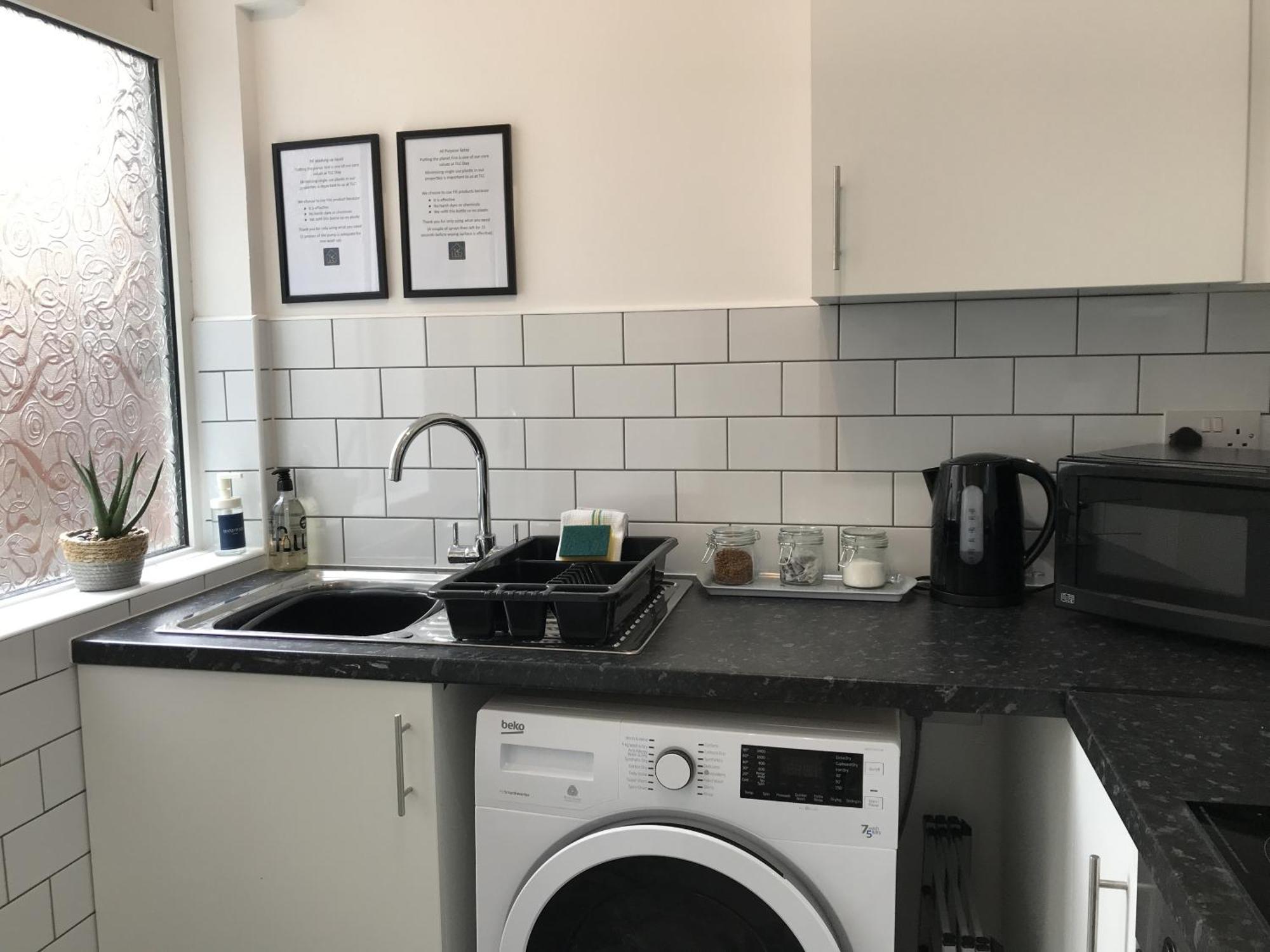 Bright Spacious 3-Bed With Office & Patio, Preston プレストン エクステリア 写真